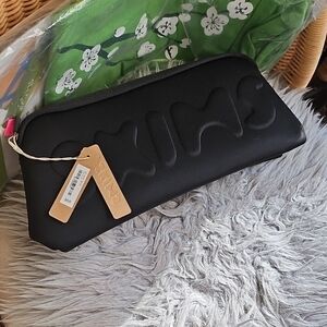 New Black Onyx SKIMS 13x5 Neoprene Zippered Cosmetic Clutch Bag Pouch
